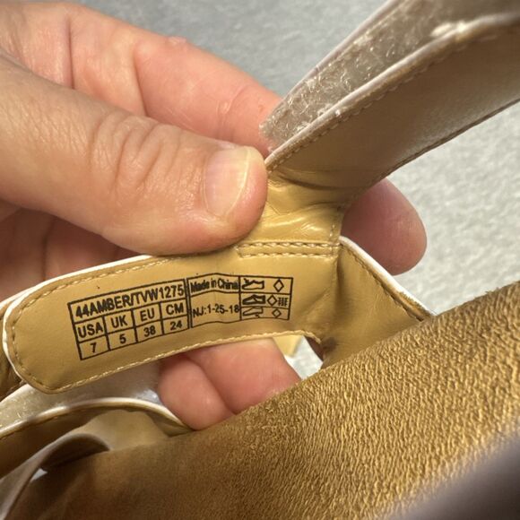 Vionic Amber Sandals Womens Size 7 Strappy Patent Leather White Aqua Gems - Picture 6 of 8